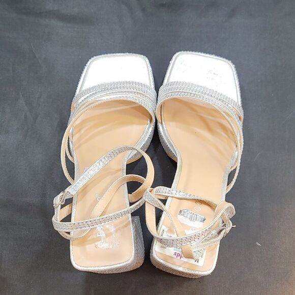 BRAND NEW BAMBOO STUDDED EMBELLISHMENTS PLATFORM SANDAL - Picture 3 of 15